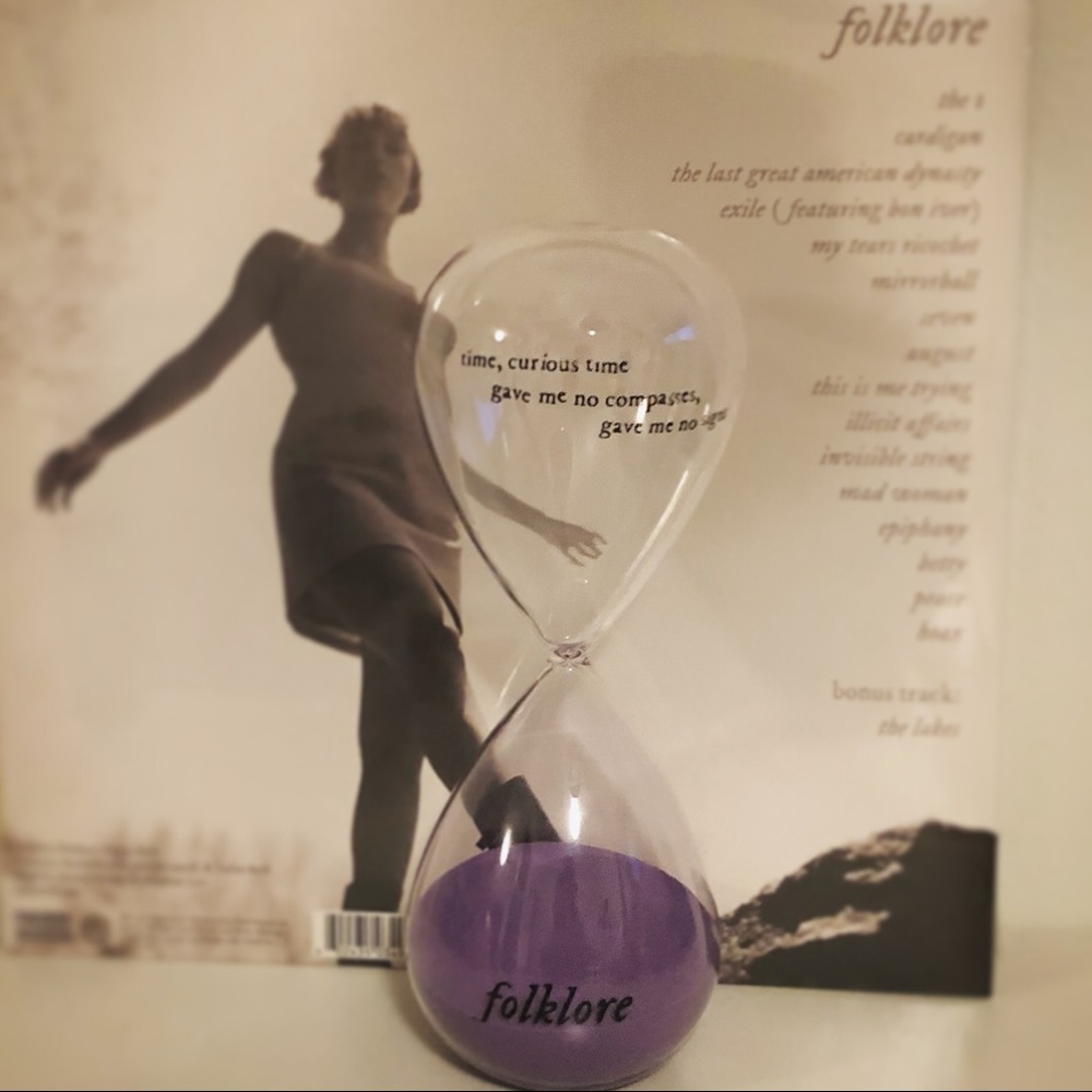 folklore Custom Hourglass